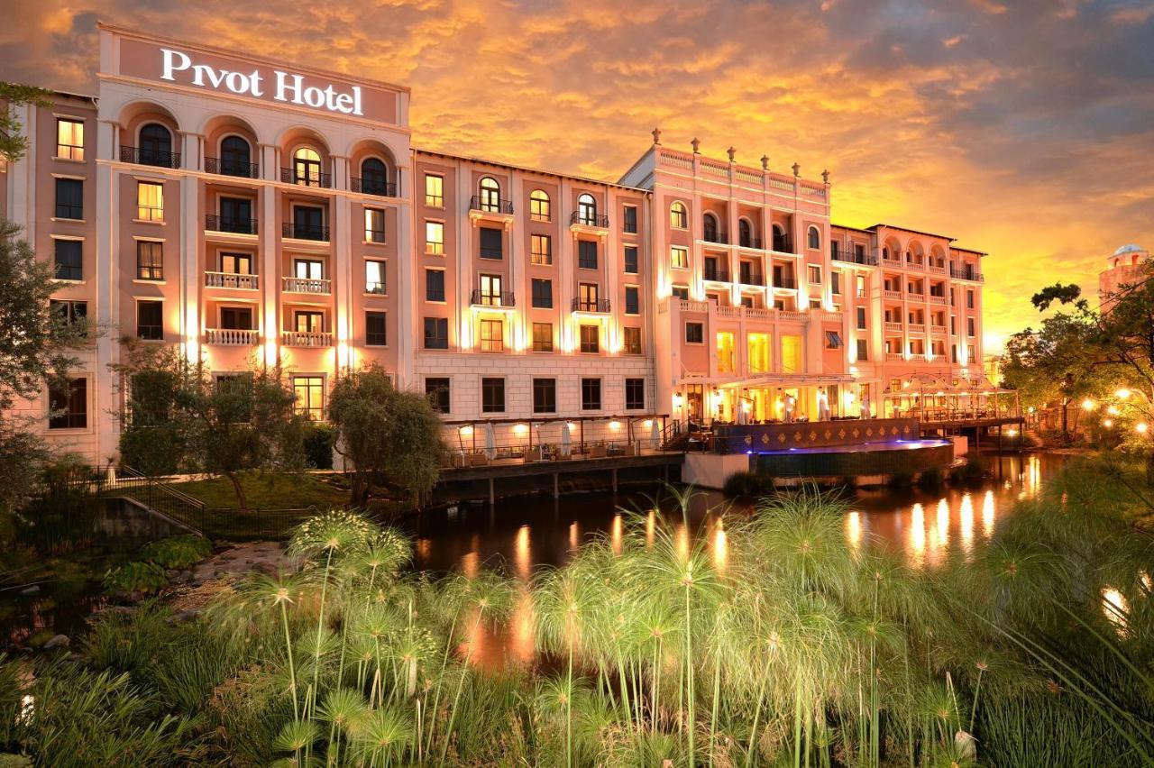 Pivot Hotel Montecasino Johannesburg Exterior photo