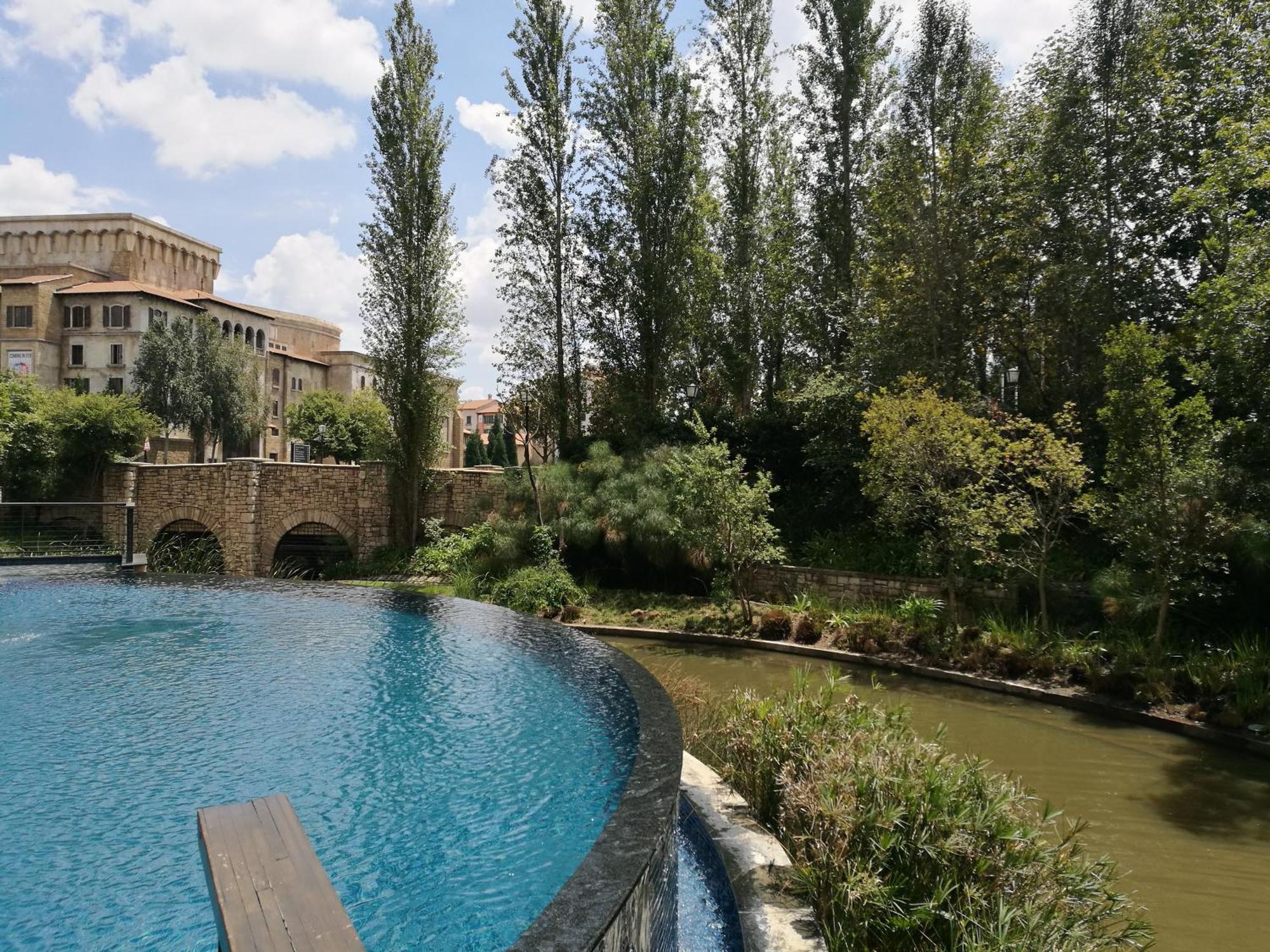 Pivot Hotel Montecasino Johannesburg Exterior photo